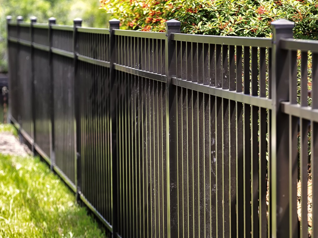 Photo of black aluminum fence