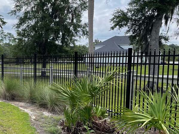 Photo of a commercial Savannah Georgia aluminum fences